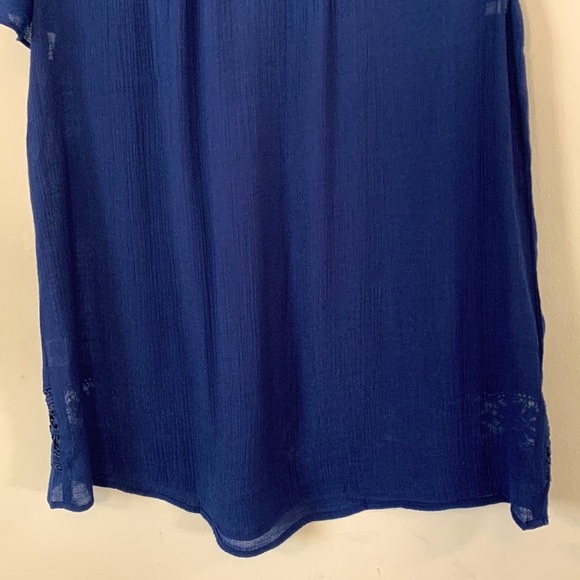 St. John’s Bay NWT Hi-Low Hemline Floral Embroidery Womens Size L Pleated Blouse - Picture 11 of 15